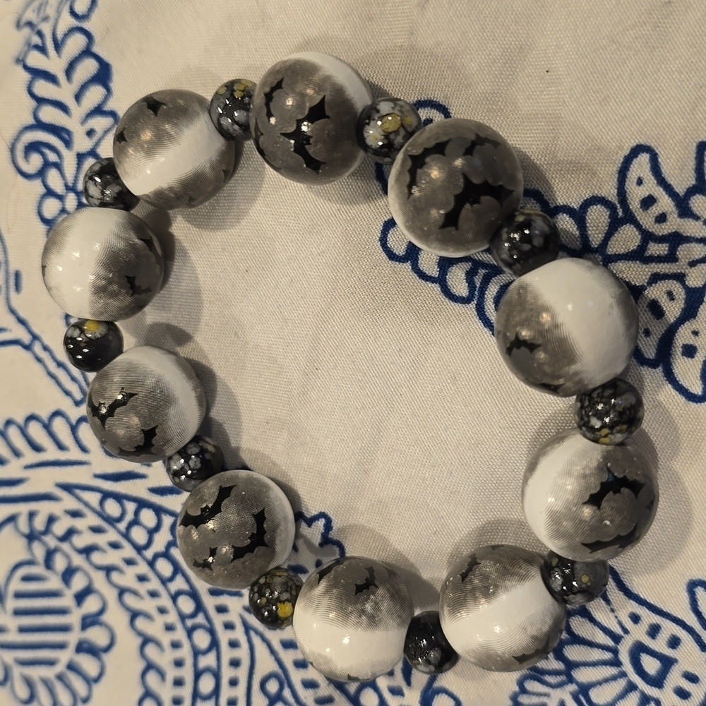 ❤️10/$13 New Halloween bat stretch bracelet